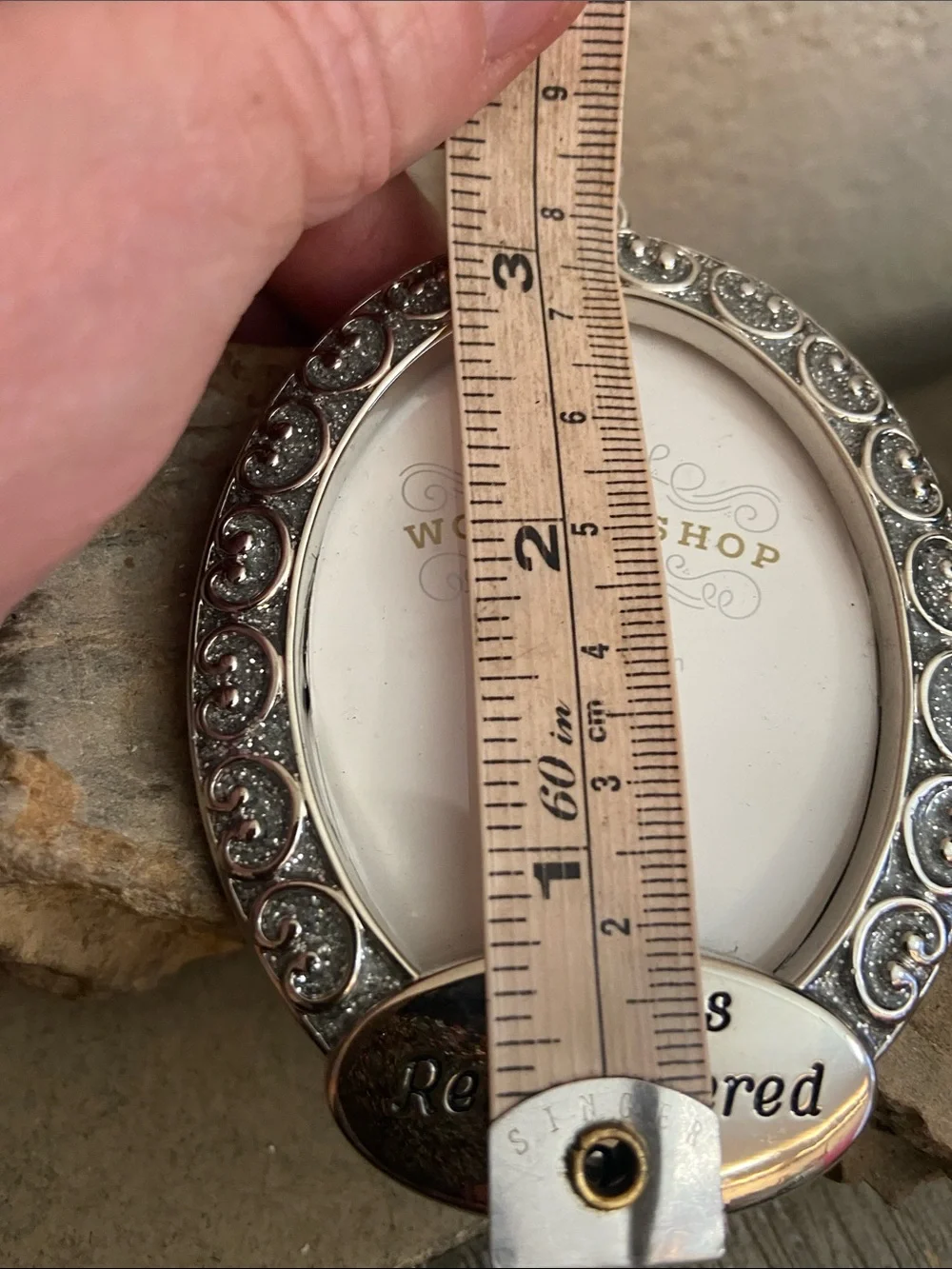 5/$10❤️❤️❤️NWOts Wondershop Silver Tone Oval Ornament Frame